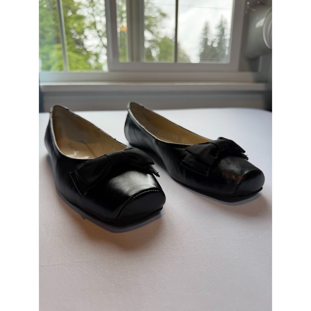 Women's On Trend Black Leather Satin Bow Flats by Gabriella Rocha - 10.5